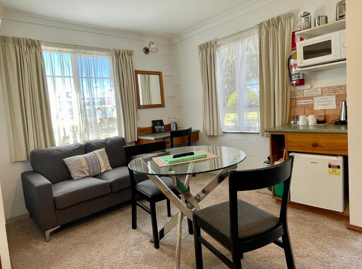 Swansea Cottages & Lodge Suites Екстер'єр фото