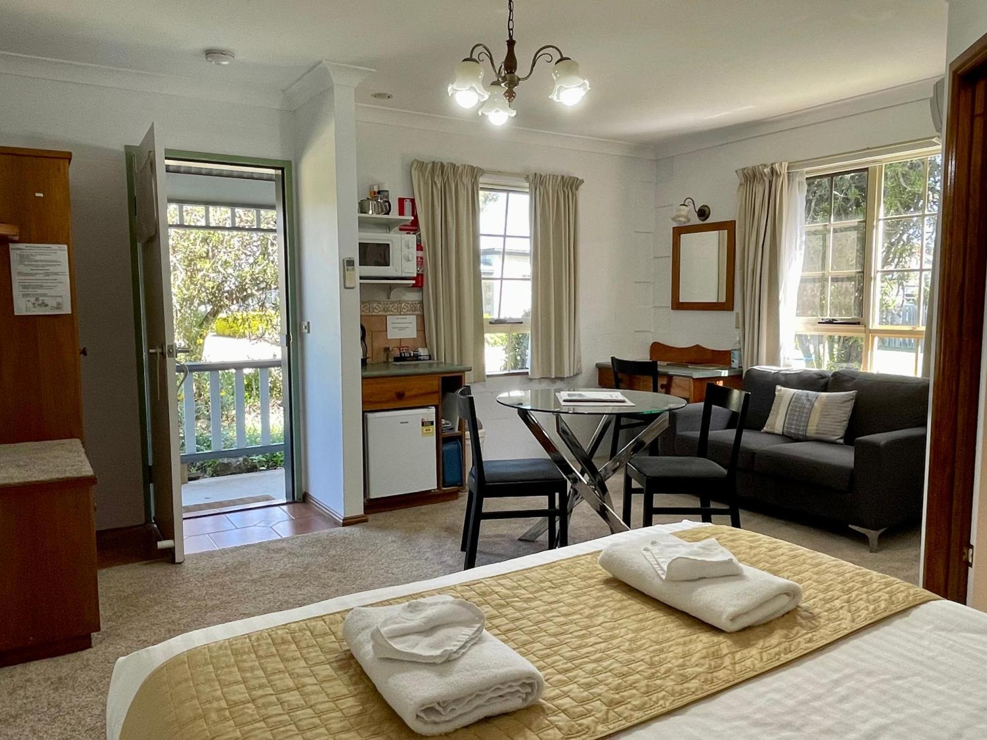 Swansea Cottages & Lodge Suites Екстер'єр фото